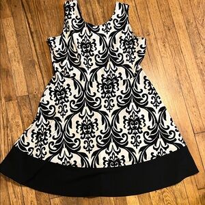 Gilli Black and White/Cream Damask Fit-and-Flare Dress